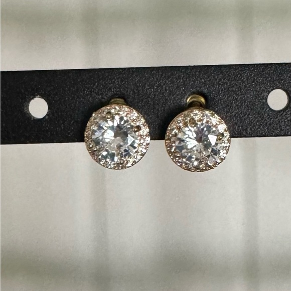 NWOT 1cm Diamond Studs - Picture 7 of 8